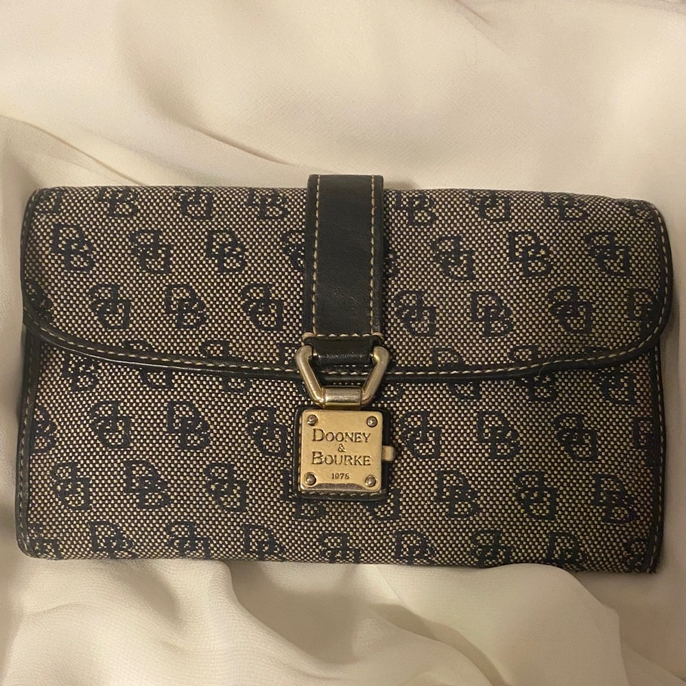 Dooney & Bourke Black and Cream Logo Clutch